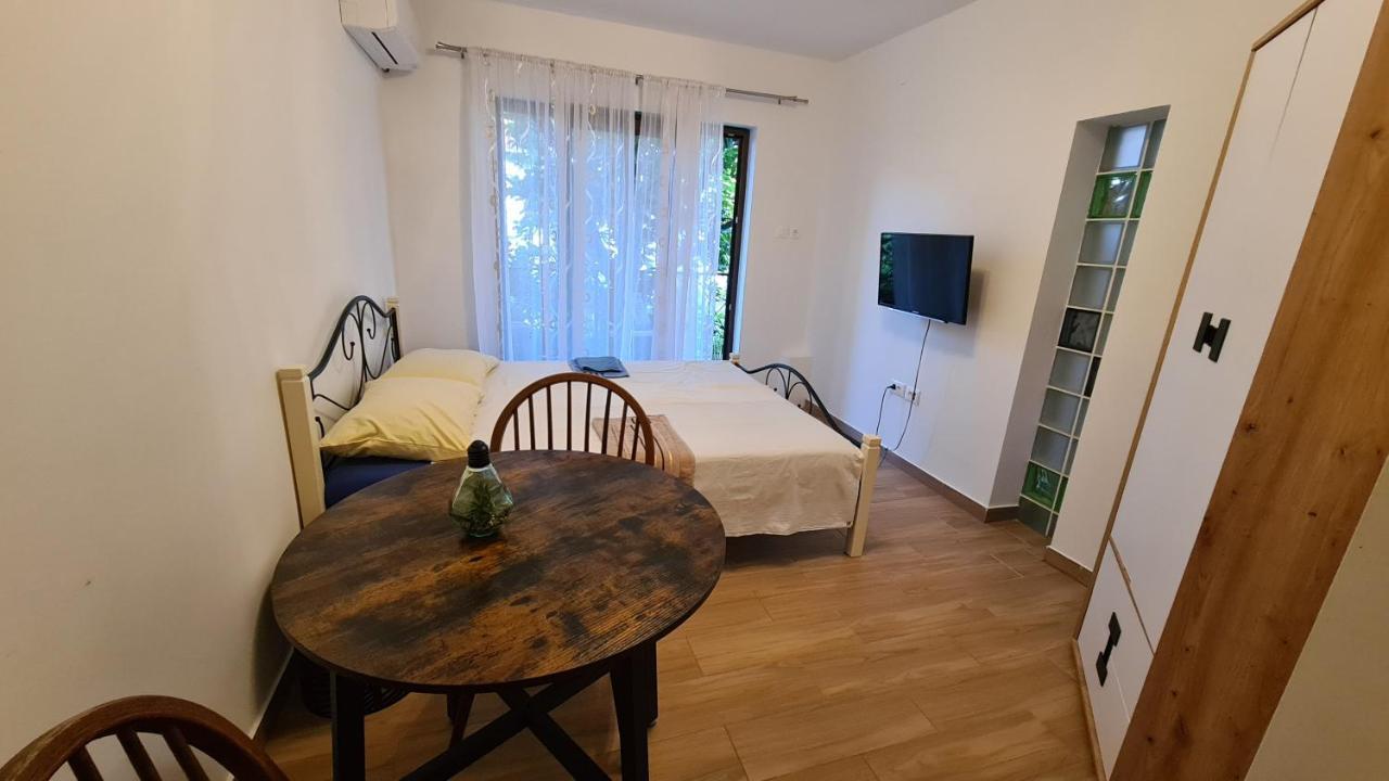 Mila Holiday Apartments Porec Exterior photo